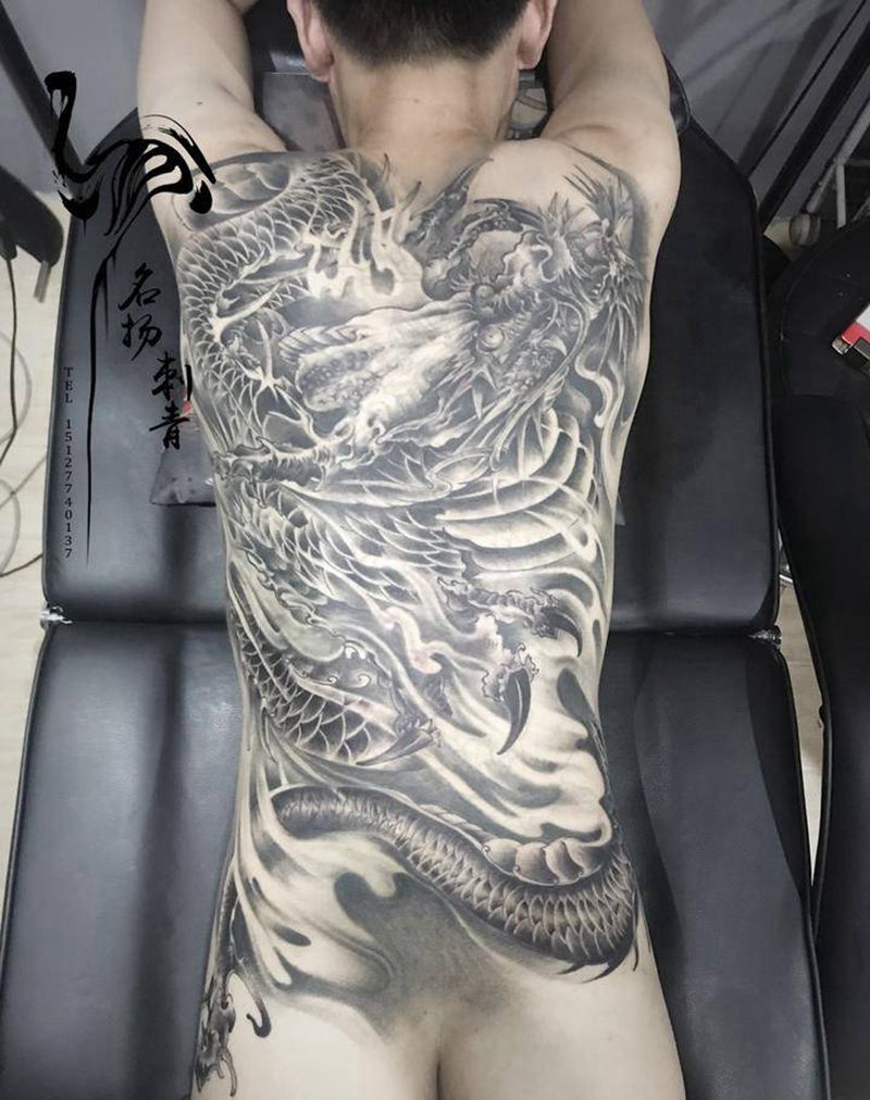 苍龙纹身图片