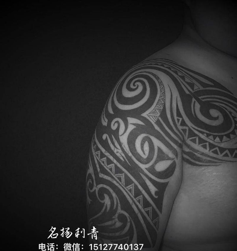 图腾半甲纹身图片