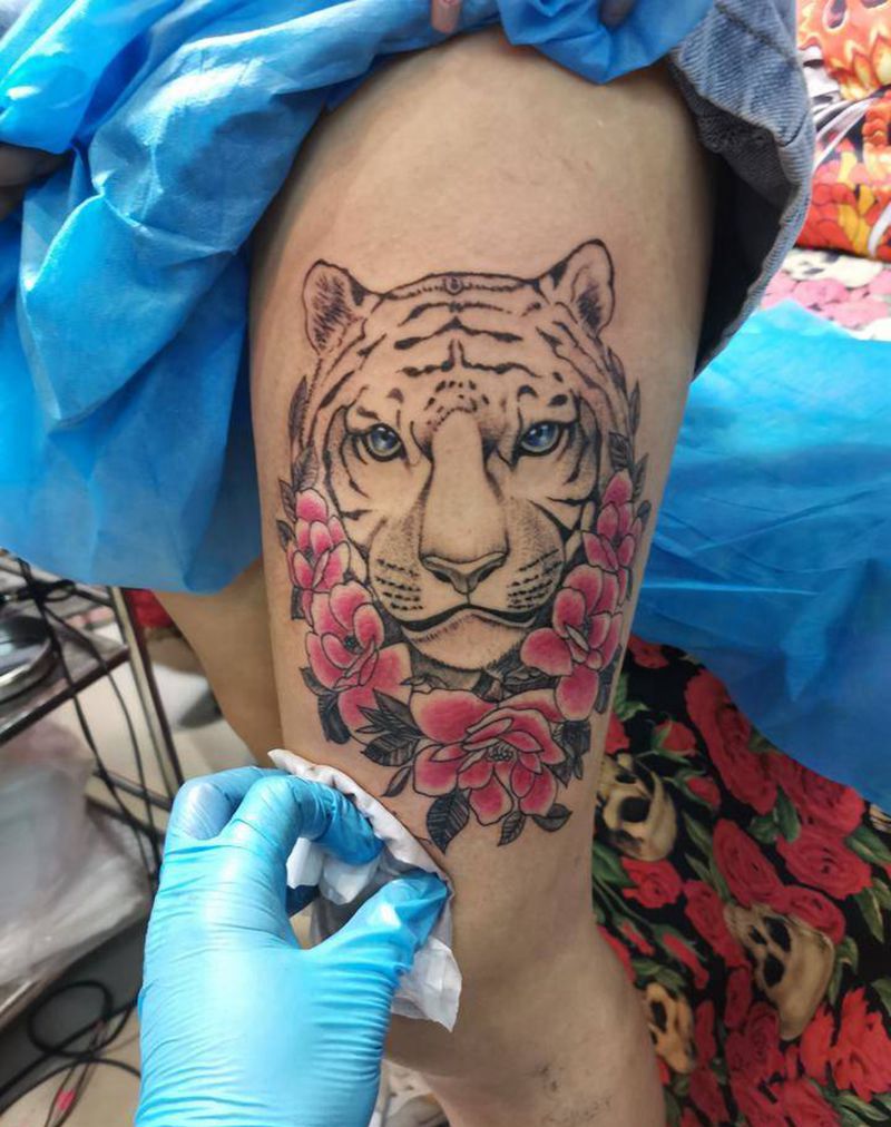 老虎纹身图片_腿部手臂点刺纹身图案