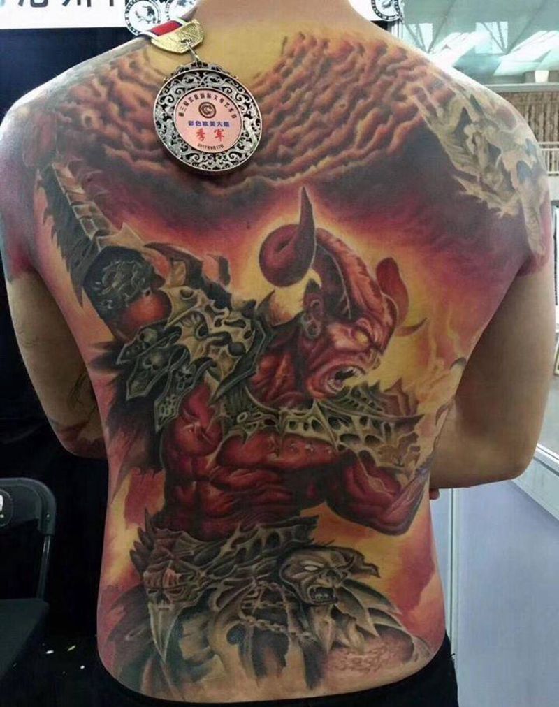 满背撒旦纹身图片