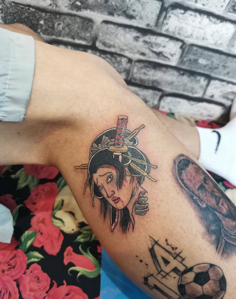 拼图纹身图片_手臂肩部Old School花体字纹身图案