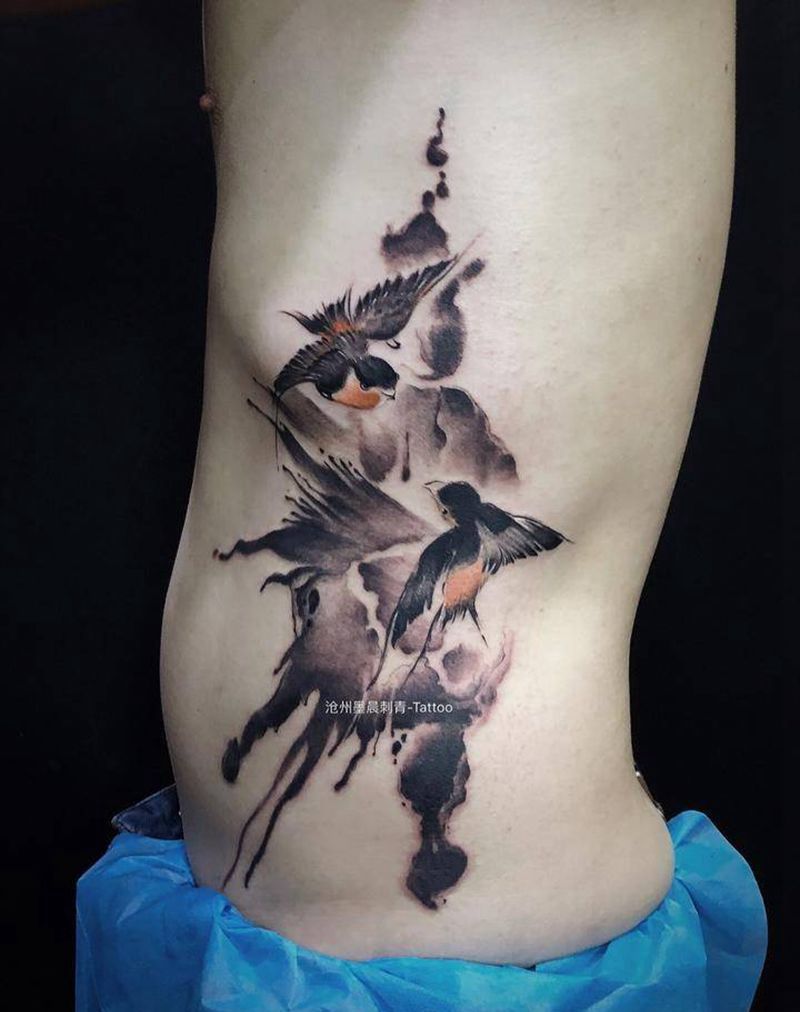 双燕纹身图片