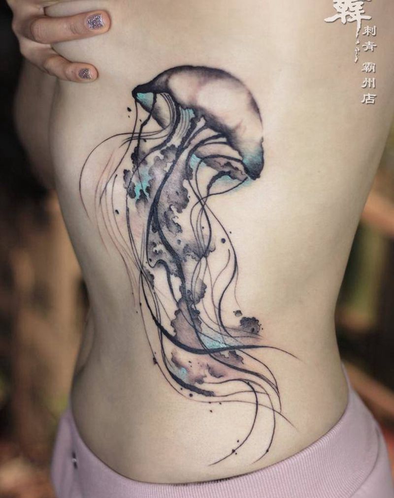 泼墨水母纹身图片