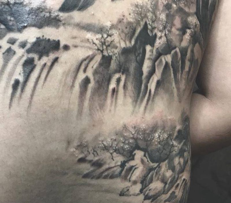 山水局部纹身图片