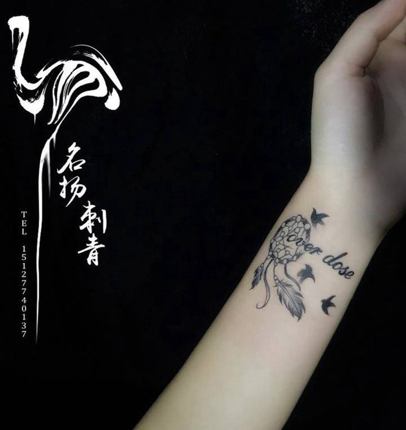 手腕小清新纹身图片