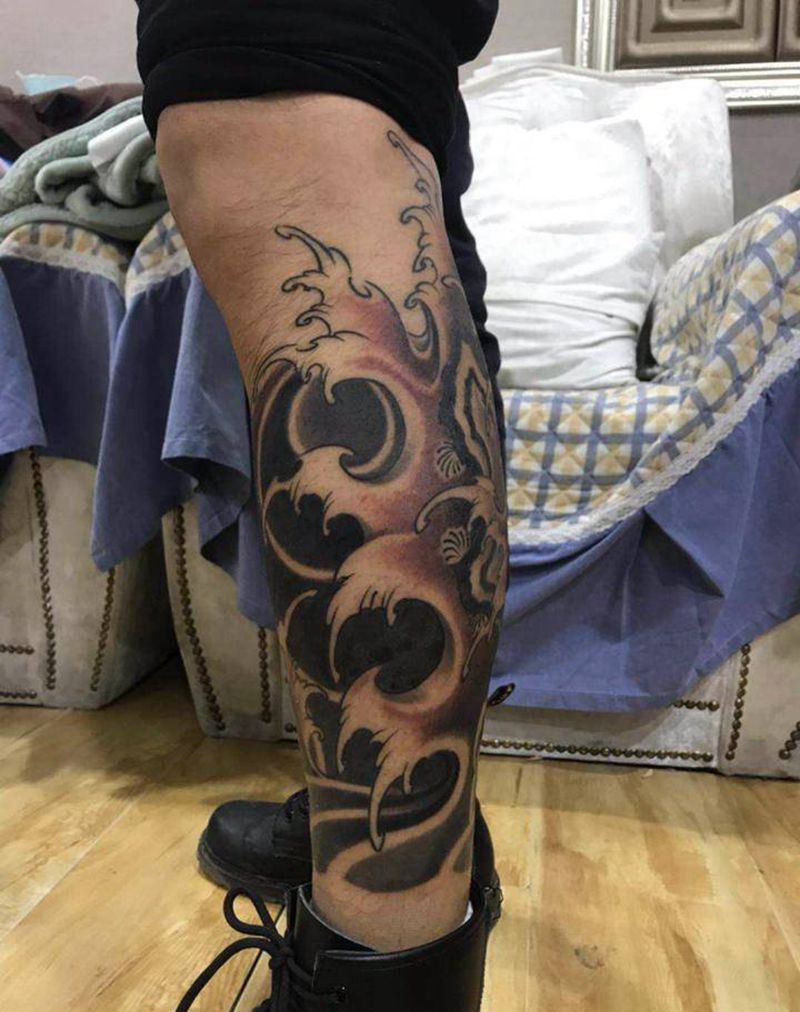 恢复中纹身图片_腿部新传统纹身图案