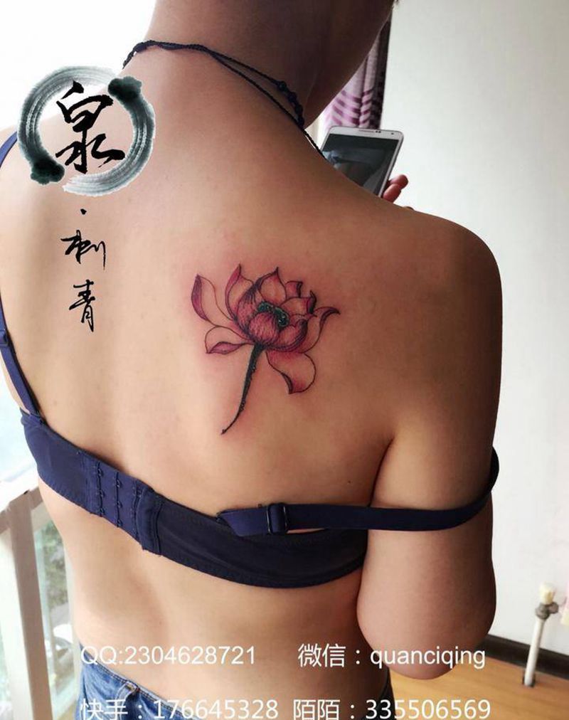 莲花纹身图片_成品背部写实国画传统清新植物纹身图案