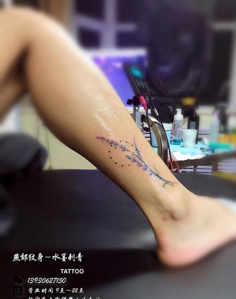 薰衣草纹身图片_清新水墨成品脚部腿部纹身图案
