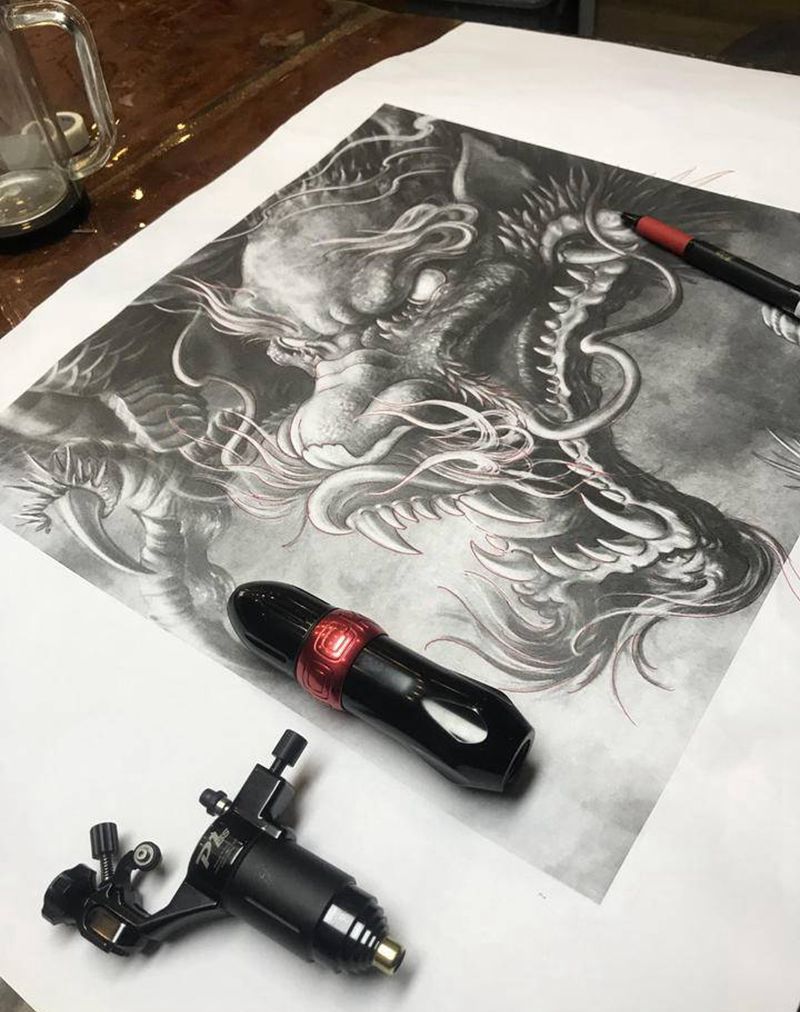 本店遮盖作品—未完成纹身图片_背部臀部新传统纹身图案