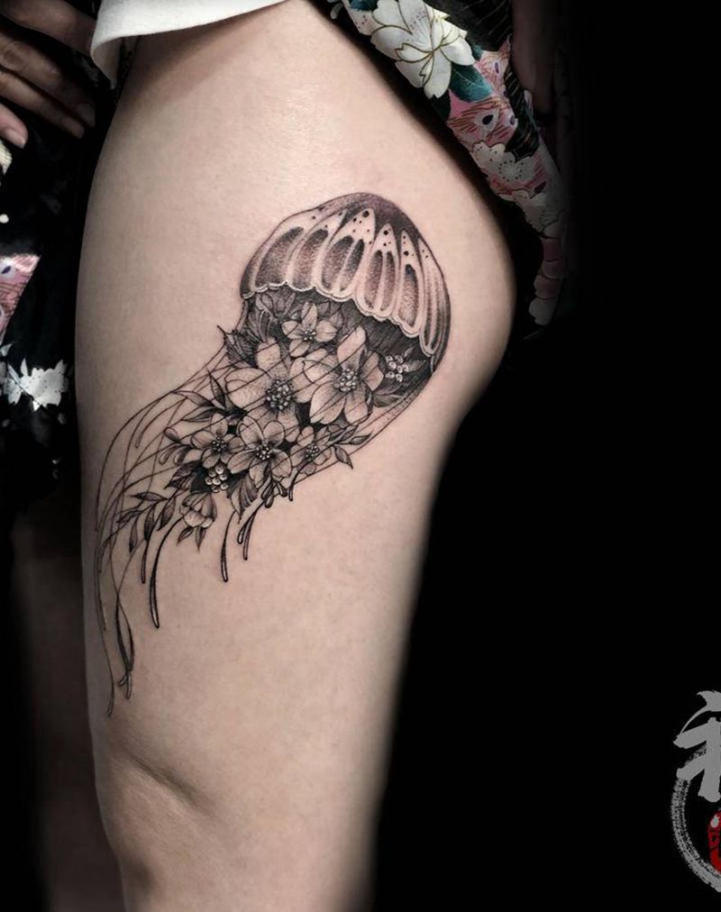 水母纹身图片_臀部点刺纹身图案