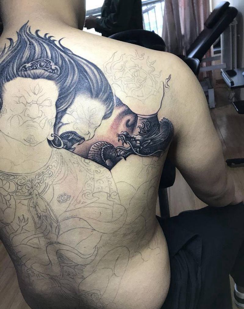 秽迹金刚纹身图片_背部新传统纹身图案