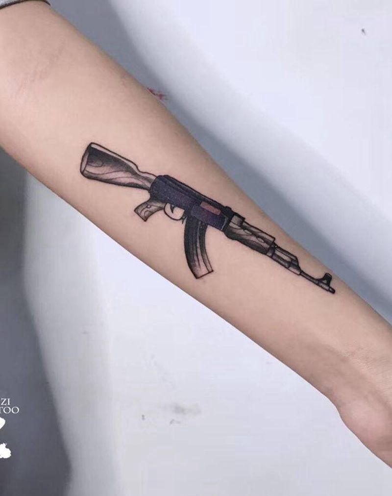 Ak47纹身图片_New School点刺枪纹身图案