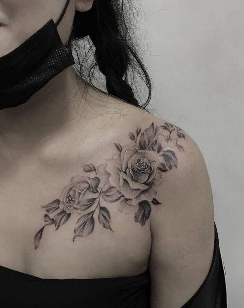 素花纹身图片_肩部点刺纹身图案