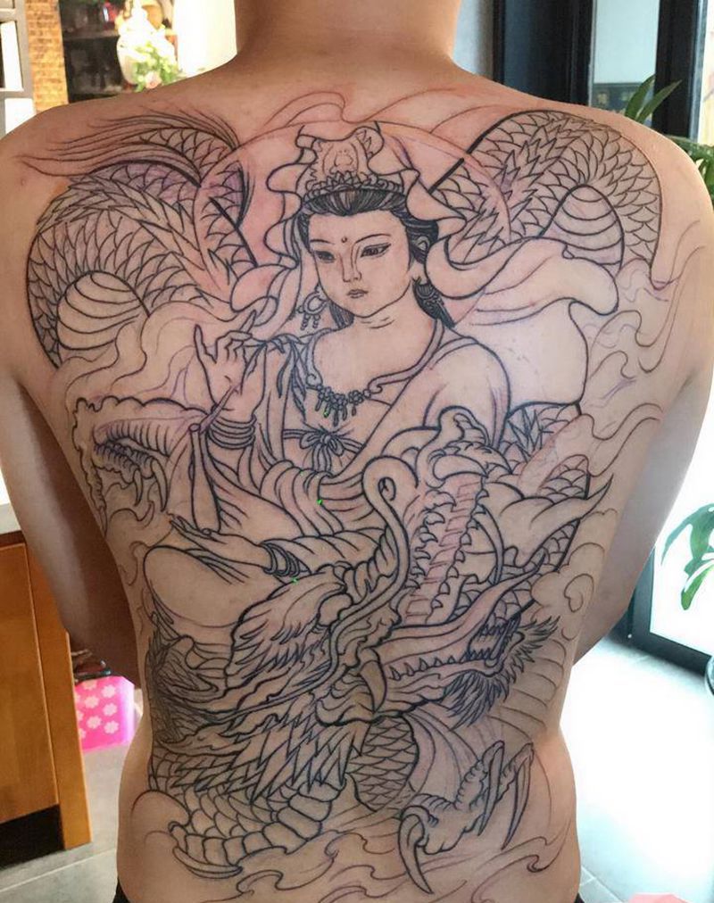 满背观音纹身图片_背部老传统纹身图案