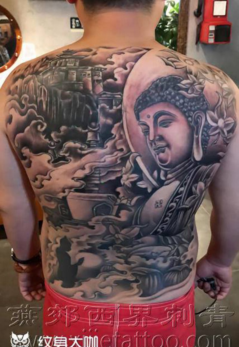 满背遮盖纹身图片_背部新传统纹身图案
