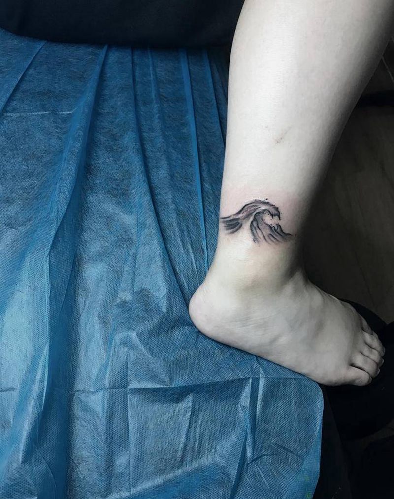 浪花纹身图片_脚部纹身图案