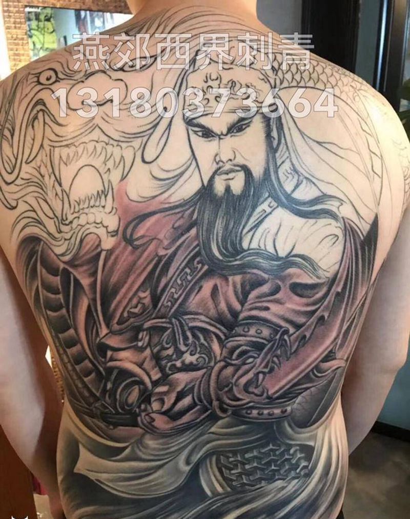 满背关公纹身图片_背部新传统纹身图案