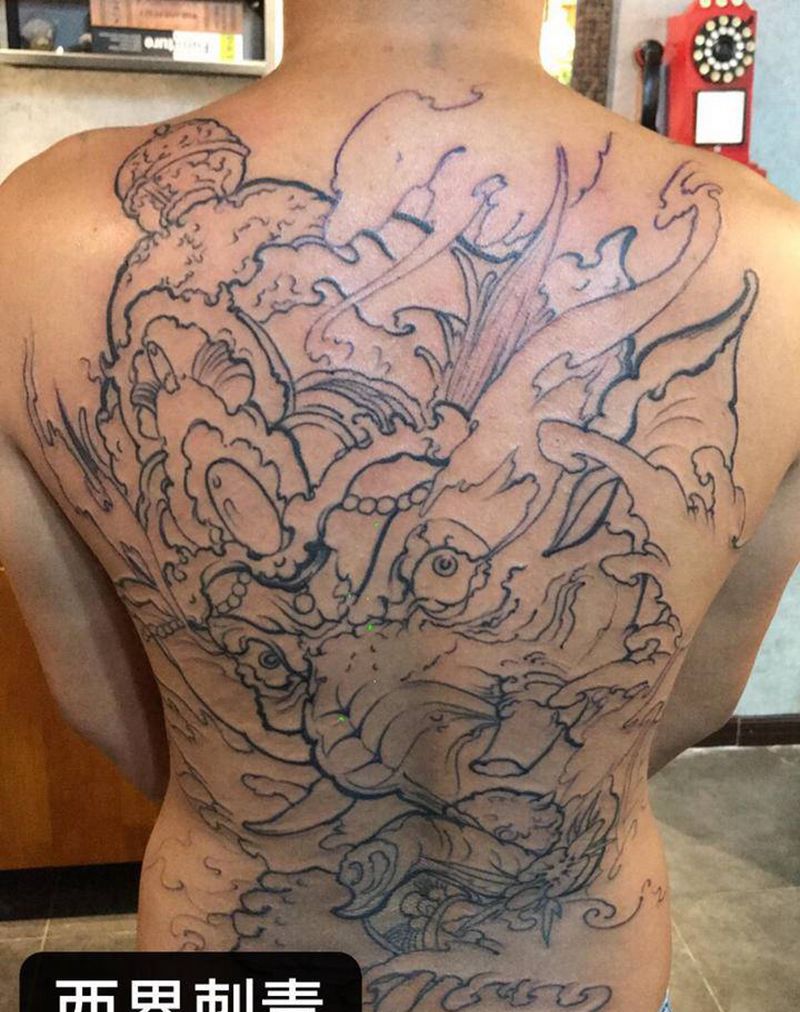 满背象神纹身图片_背部新传统纹身图案