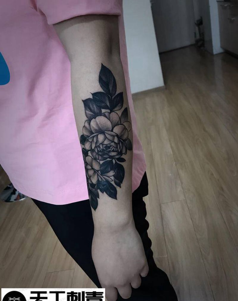 素花纹身图片_手部纹身图案