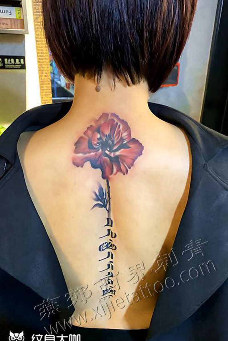 脊柱 花 遮盖纹身图片_背部腰部水彩花体字纹身图案