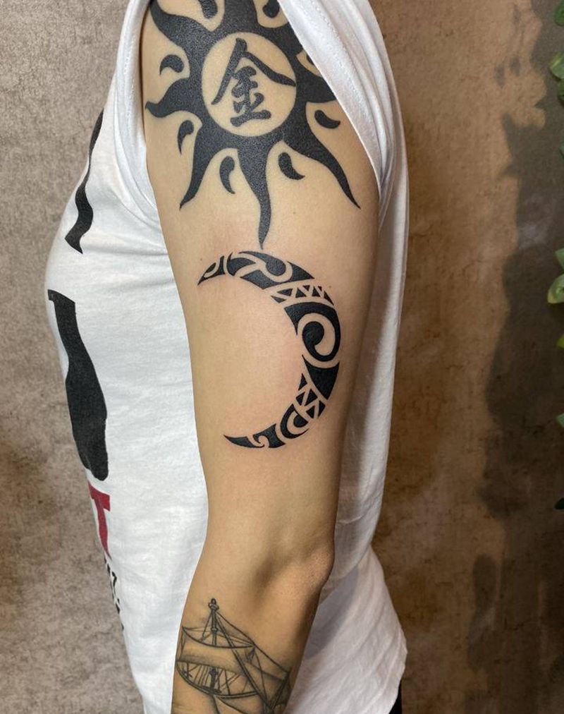月亮 图腾纹身图片_手臂肩部图腾纹身图案