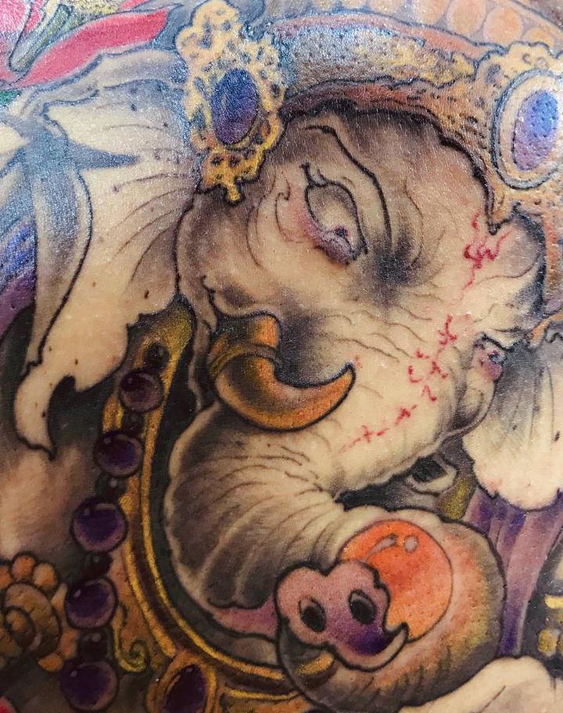 象神纹身图片_背部新传统纹身图案