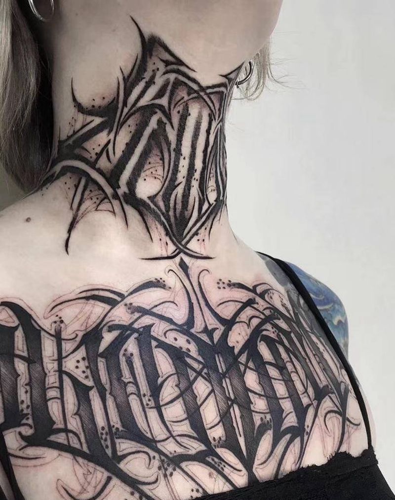 暴力纹身图片_颈部胸部花体字纹身图案