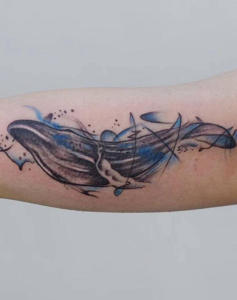 鲸鱼纹身图片_手臂水墨纹身图案