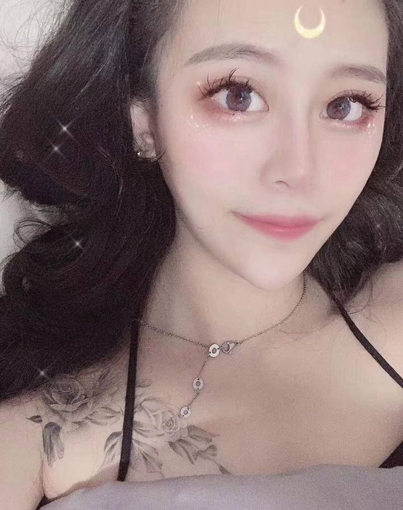 买家秀纹身图片_胸部点刺纹身图案