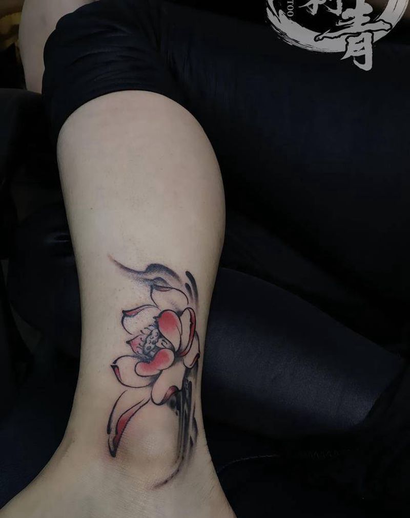 小腿荷花莲花纹身图片_腿部脚部新传统水墨纹身图案