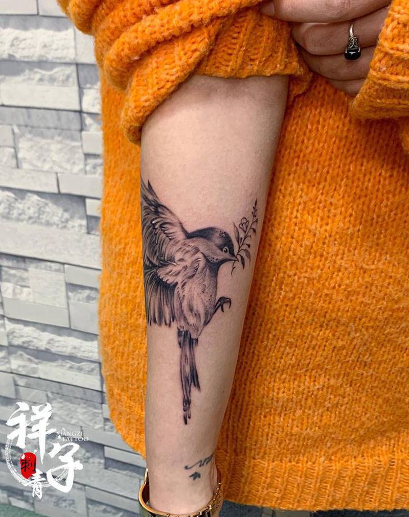 小鸟纹身图片_手臂点刺纹身图案
