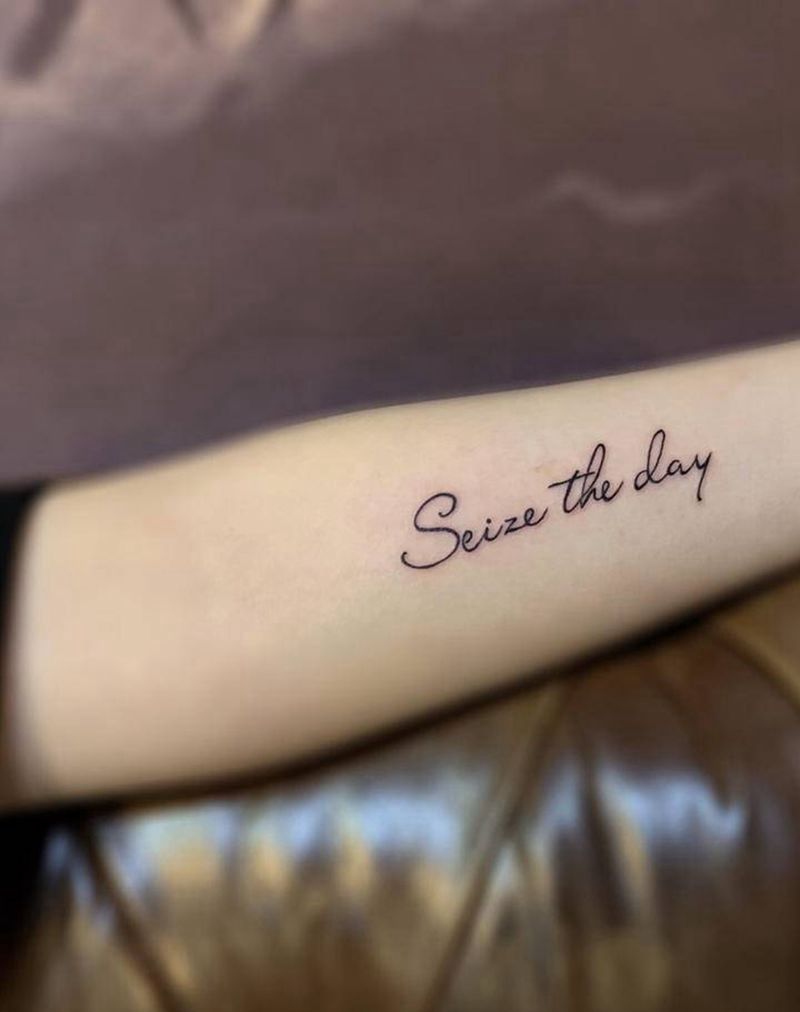 字母纹身图片_手臂纹身图案