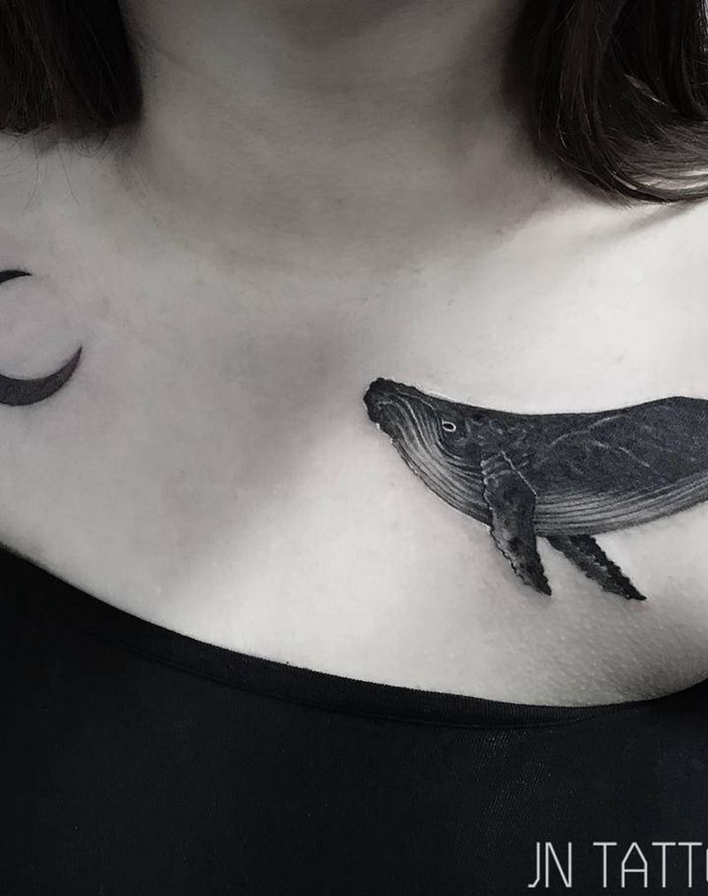 鲸鱼遮盖字母纹身图片_胸部纹身图案