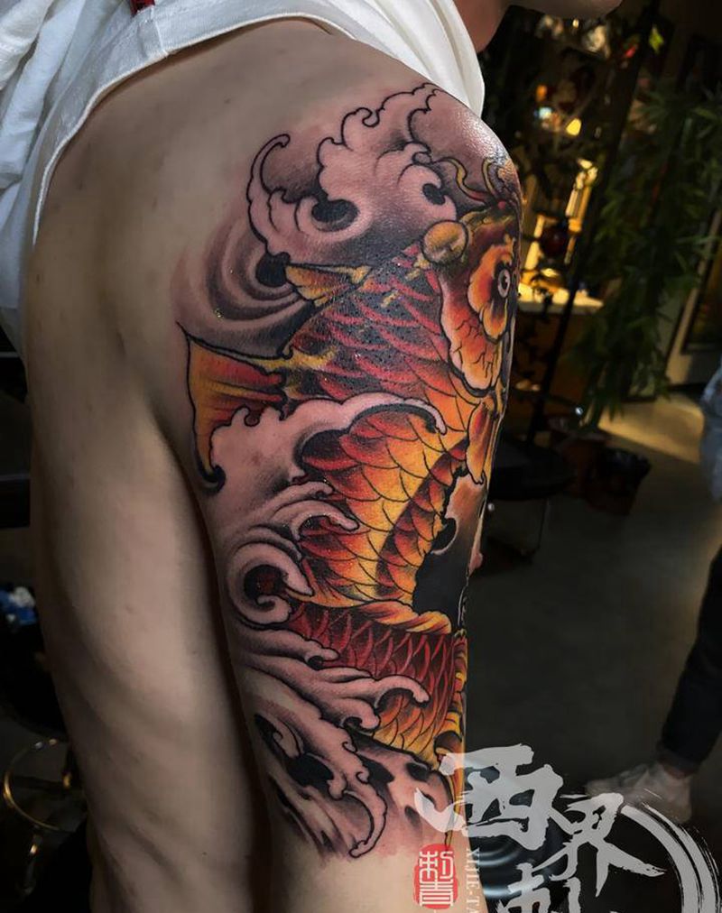 鲤鱼纹身纹身图片_手臂新传统老传统纹身图案