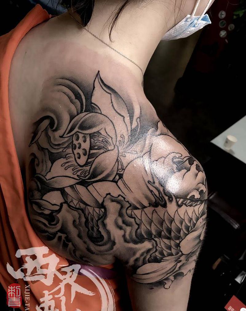 鲤鱼纹身图片_肩部手臂新传统老传统纹身图案