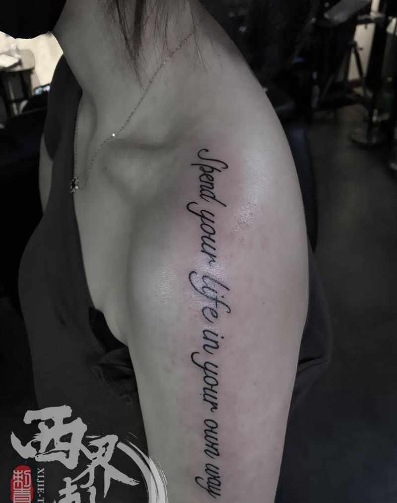 字母花体字纹身图片_背部肩部花体字图腾纹身图案