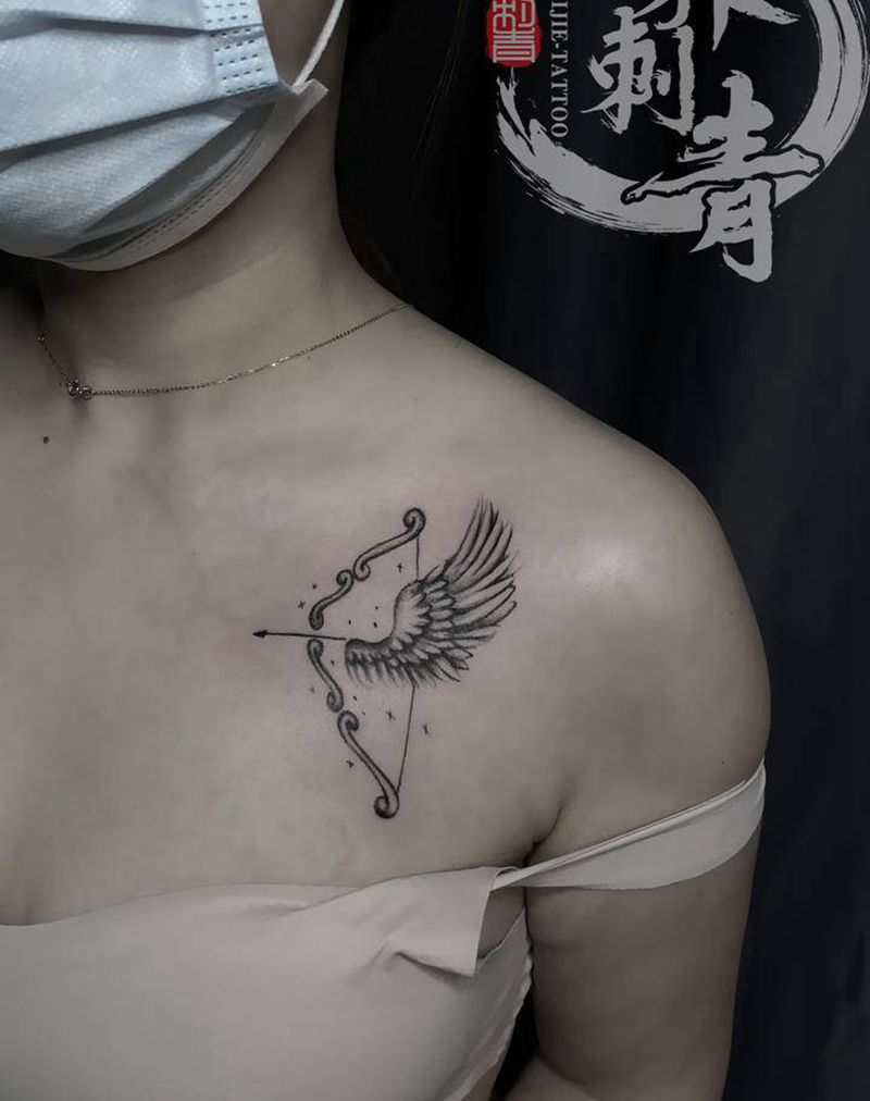 锁骨小清新纹身图片_胸部肩部新传统New School纹身图案