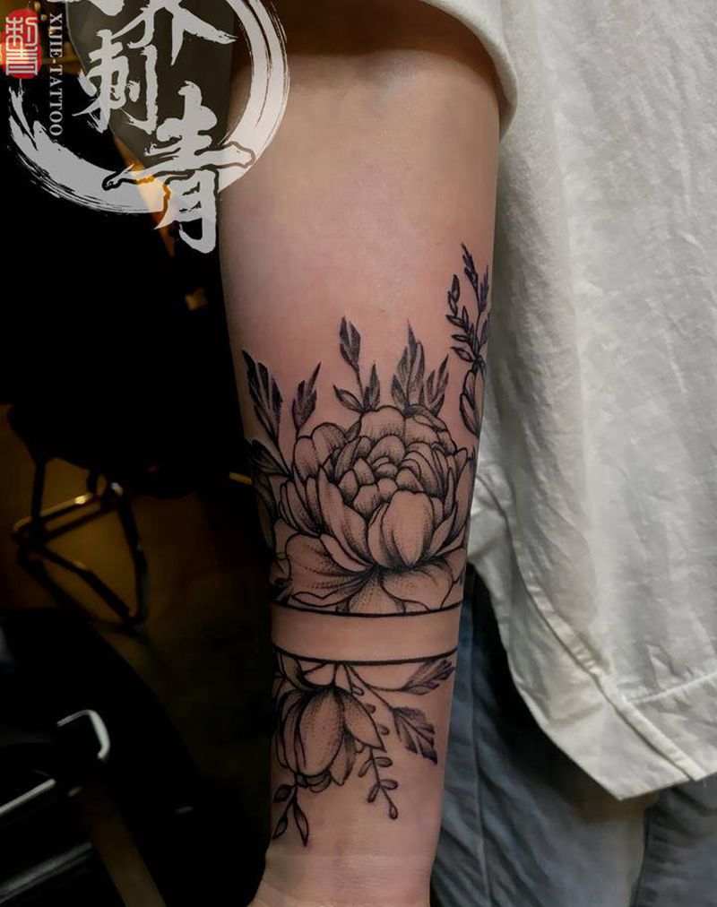 小臂素花纹身图片_手臂手部几何图腾纹身图案