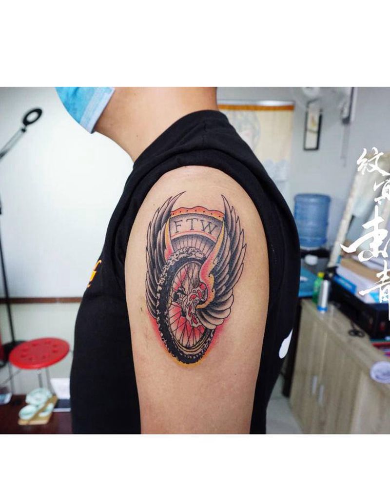 机车梦纹身图片_手臂Old SchoolNew School纹身图案