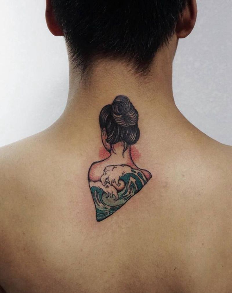 美女纹身图片_颈部New SchoolOld School纹身图案