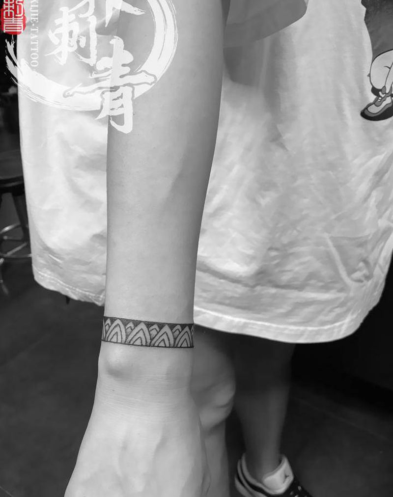 字母 图腾 花体字纹身图片_背部手臂花体字图腾纹身图案