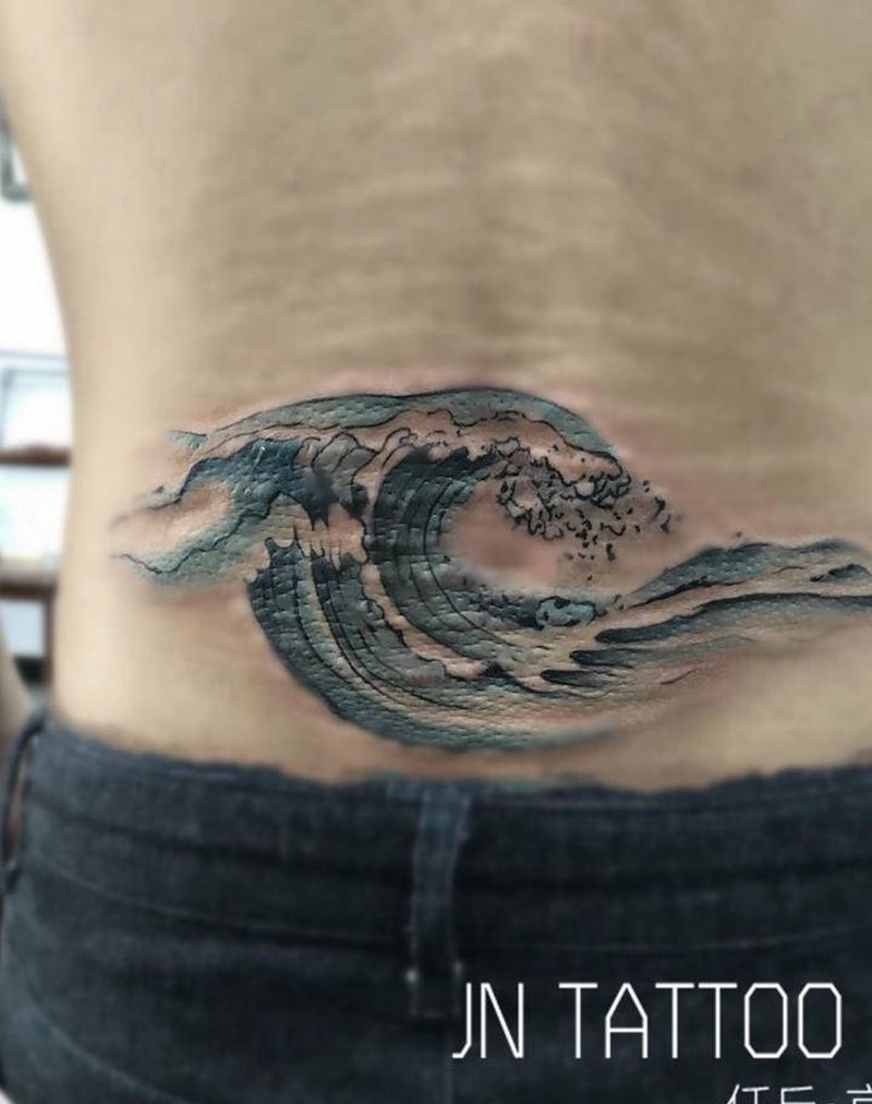 水浪纹身图片_背部水墨纹身图案