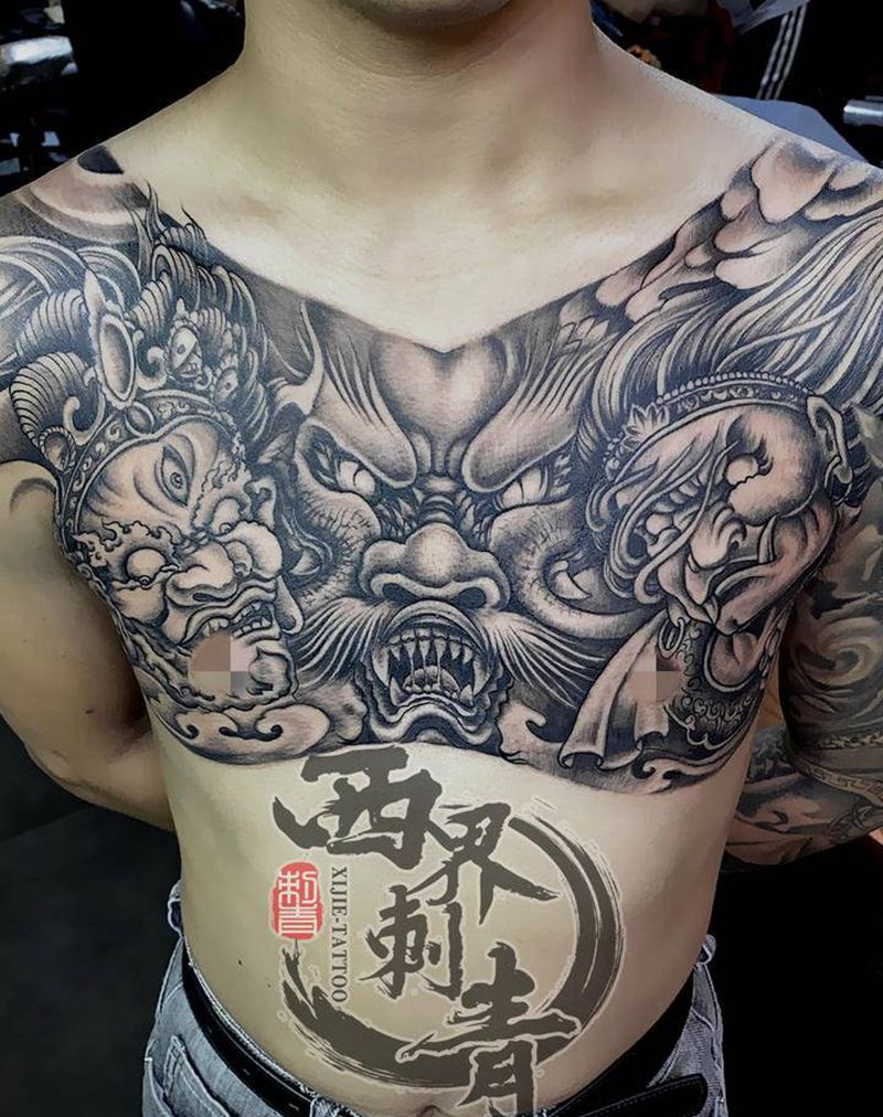 新传统花胸纹身图片_胸部肩部新传统老传统纹身图案