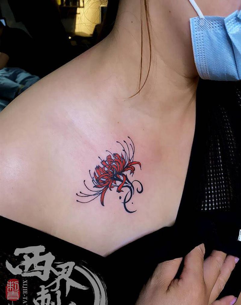 彼岸花纹身图片_胸部肩部水彩图腾纹身图案