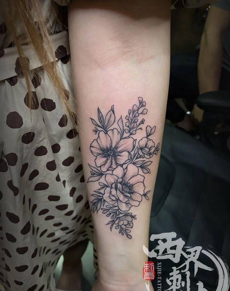 小臂素花纹身图片_手臂点刺图腾纹身图案