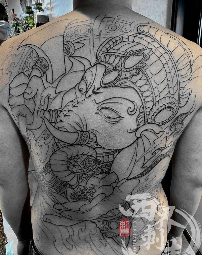 满背象神纹身图片_腰部背部新传统老传统纹身图案