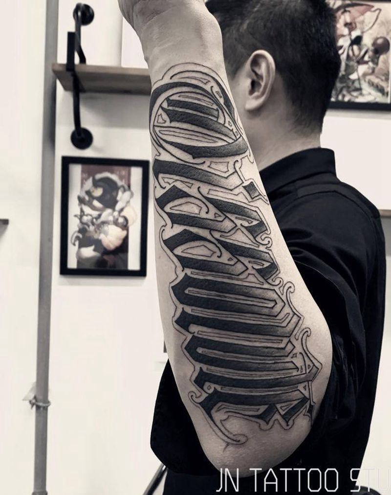 小臂花体字纹身图片_手臂花体字纹身图案