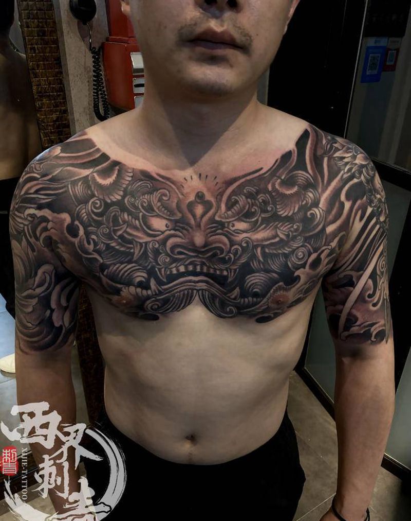 传统花胸纹身图片_胸部手臂老传统新传统纹身图案