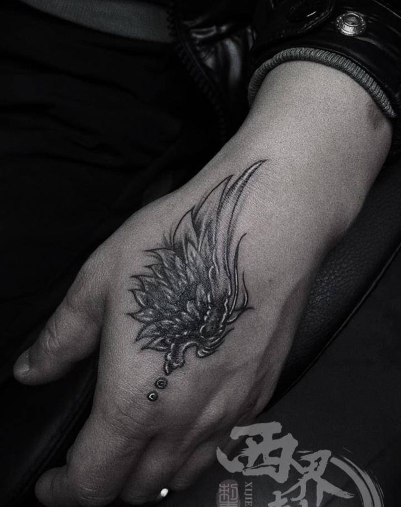 手翅膀遮盖纹身图片_手臂手部新传统纹身图案