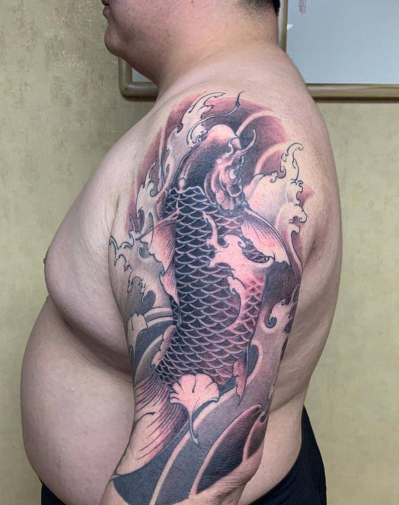 鱼纹身图片_手臂新传统老传统鱼鲤鱼锦鲤纹身图案